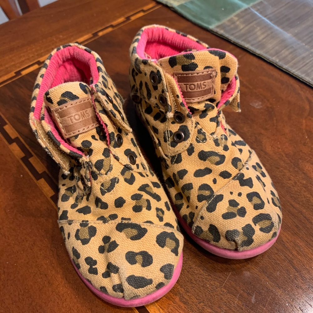 2 pairs toddler girls tom’s slip ons